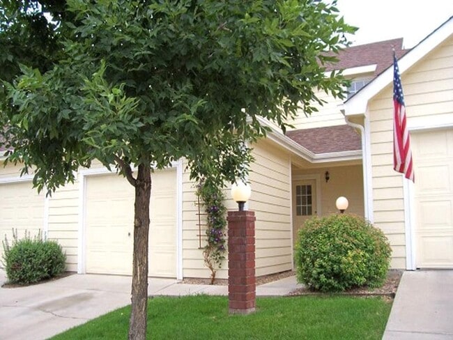 Building Photo - Spacious 3-Bedroom Townhome with Garage & Patio
