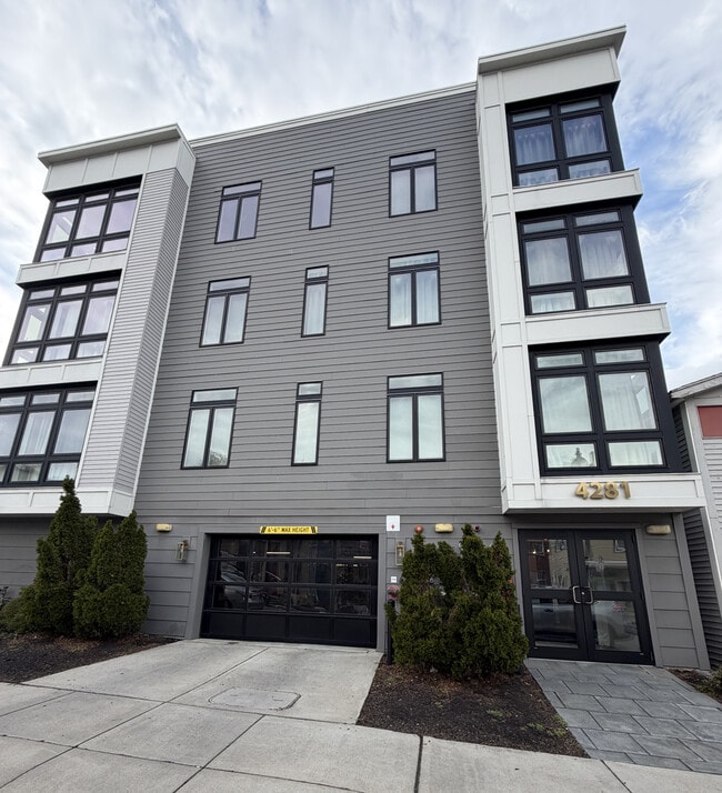 Building Photo - 4281 Washington St Unit 4281 Washington St #4C
