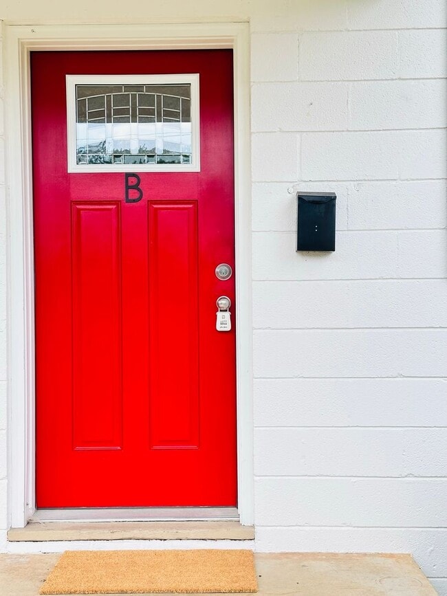 Photo - 813 Montrose Ave