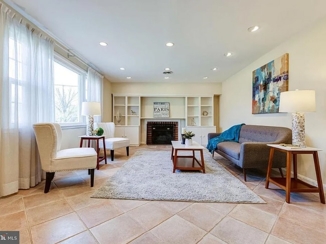 Photo - 5940 Lowell Ave