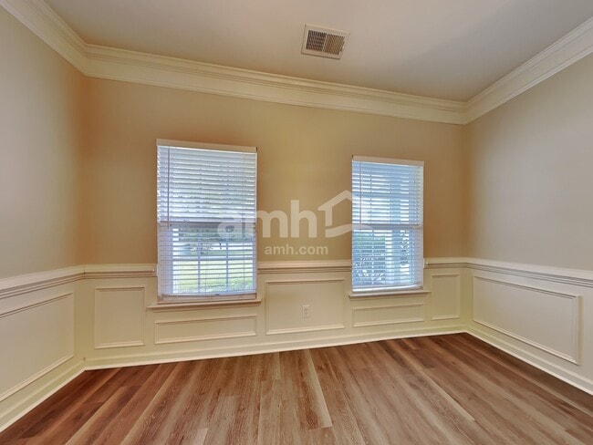 Photo - 3392 Fletton Way