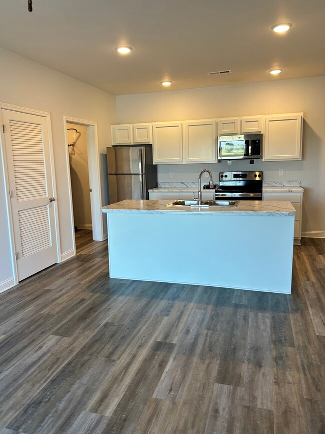 Photo - 530 Regency Cir Unit Lake Reba