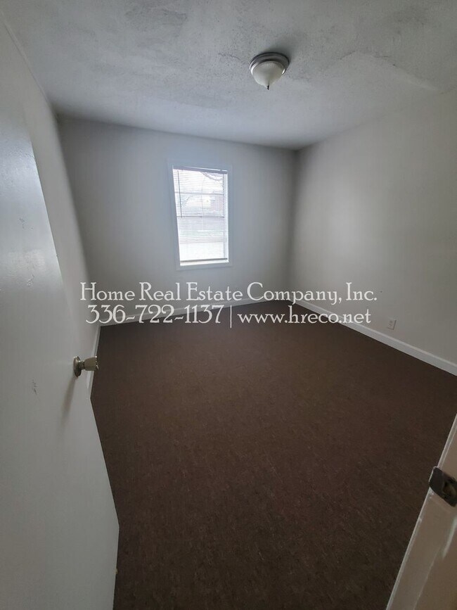 Photo - 1332 Gray Ave NE Unidad 1332-A