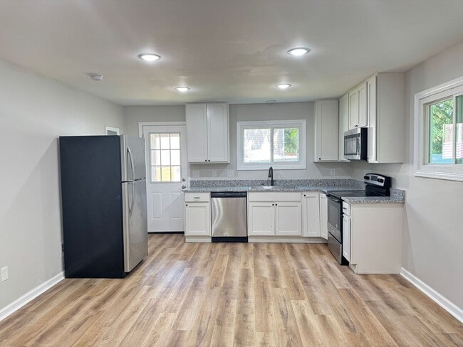 Photo - 502 Cheyenne Ln