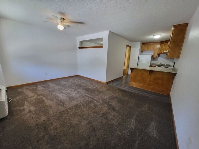 Photo - 1405 Neil Ln