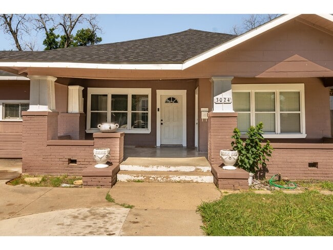 Photo - 3024 College Ave