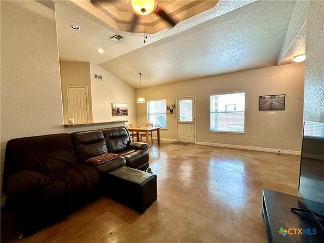 Photo - 362 E Faust St