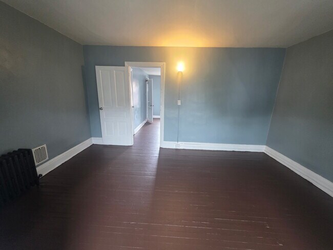 635 W Princess St