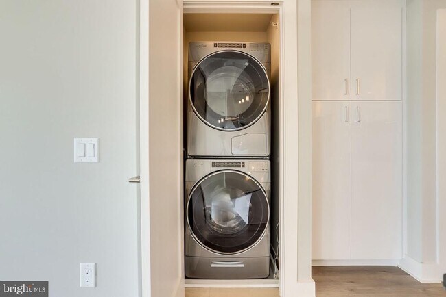 Photo - 88 V St SW Unit 402