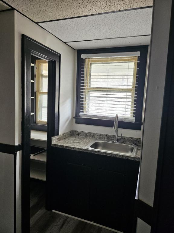 Photo - 949 Maple Ave