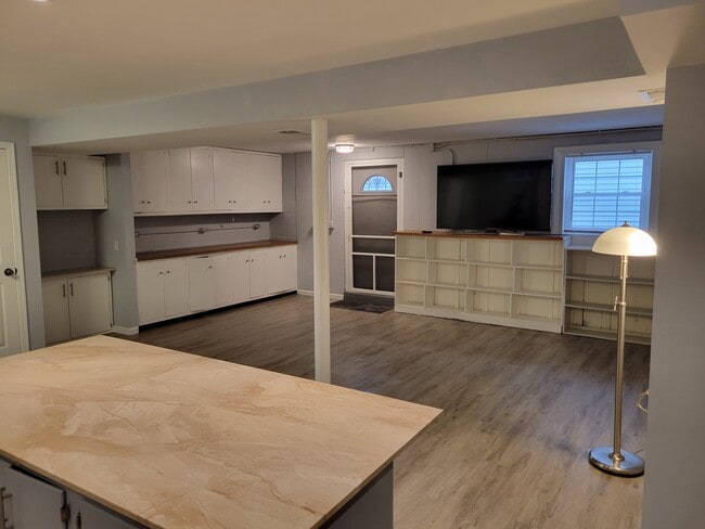 Living room - 321 E Jefferson St