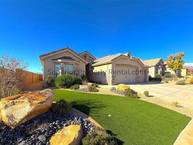 Photo - Gorgeous 3 bed, 3.5 bath 3 car garage home with views