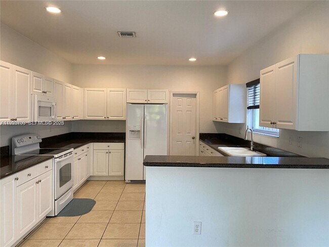 Photo - 3616 NE 3rd Ct