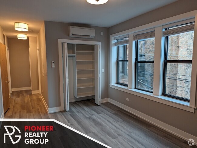 Building Photo - 3935 N Janssen Ave Rental