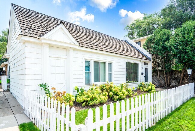 Photo - ENTIRE HOUSE: Cozy 2-Bedroom Home in Beautiful Prospect Park! Unidad 42