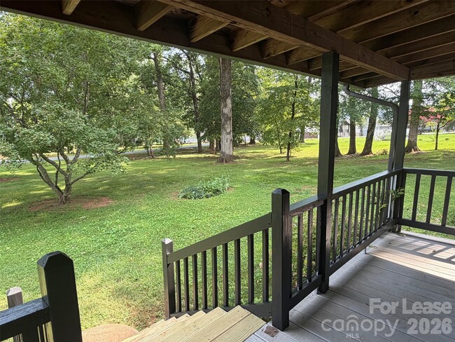 Photo - 8112 Blackwood Rd