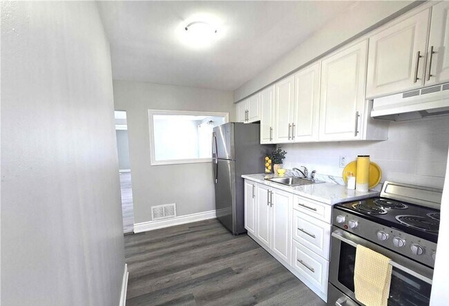 Photo - 300 Balmoral Av N Unité #2