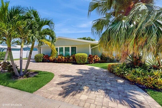 200 SW 6th Ave