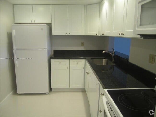 Building Photo - 8075 SW 107th Ave Unit 223 Rental