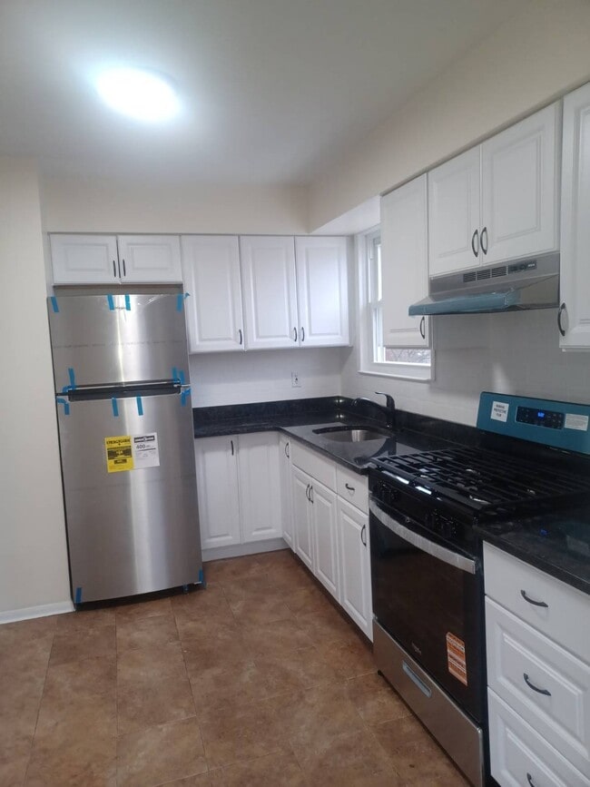 Building Photo - 103-0-103102 102nd St