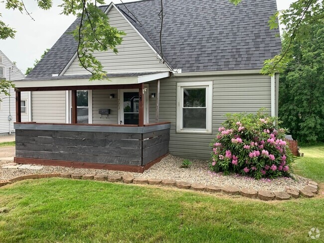 Building Photo - Madison Rental