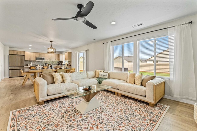 Building Photo - 5302 E Burnte Peak St