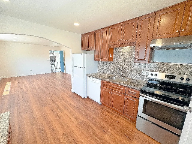 Photo - 4802 Daisy St Unit B