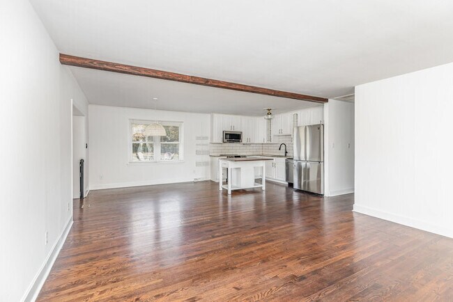 Photo - 6701 Lynmont Dr