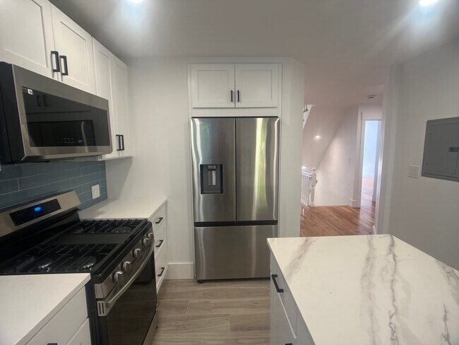 Photo - 452 Centre St Unit 2