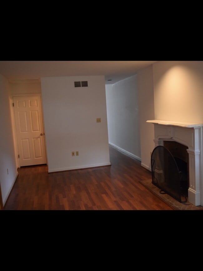 Photo - 116 E 5th St