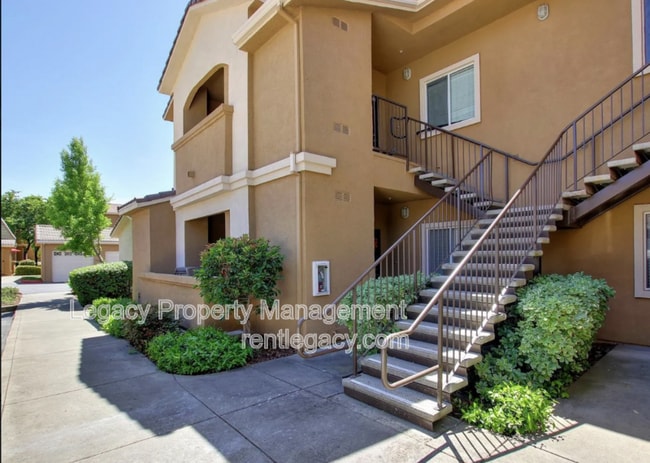 Building Photo - 501 Gibson Dr Unit Apt 424