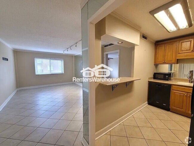 Building Photo - 2285 Peachtree Rd Rental