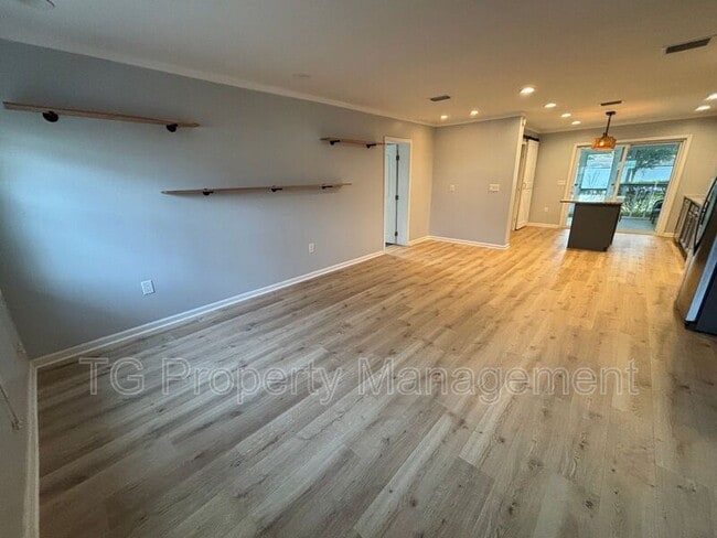 Photo - 14046 Aldridge Rd N