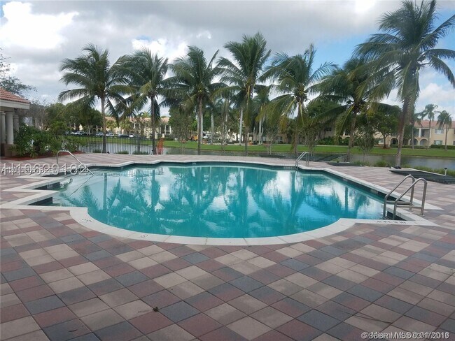 Photo - 2520 Centergate Dr Unidad 303