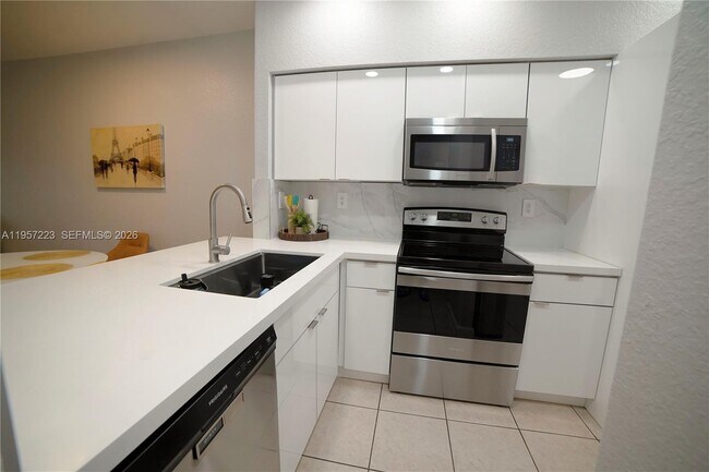 Photo - 8360 SW 27th St