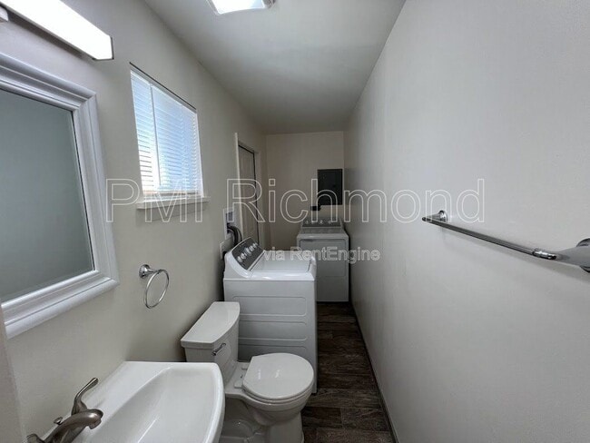 Photo - 404 Roxana Rd