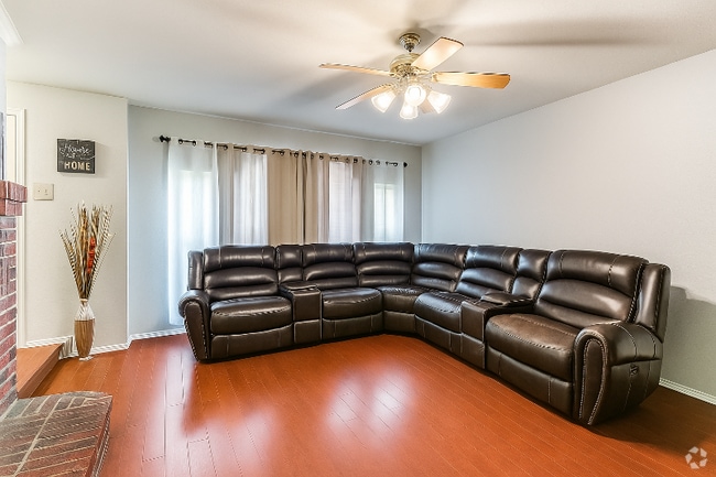 Building Photo - 1717 Shady Creek Dr Rental