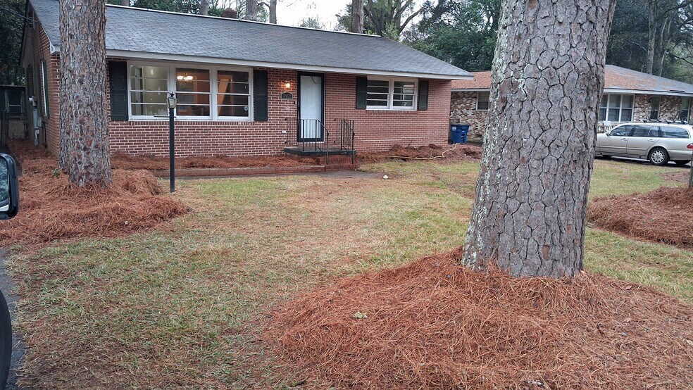 2557 Delano Dr