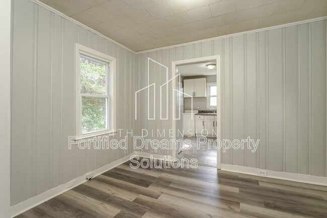 Photo - 2010 Temple St