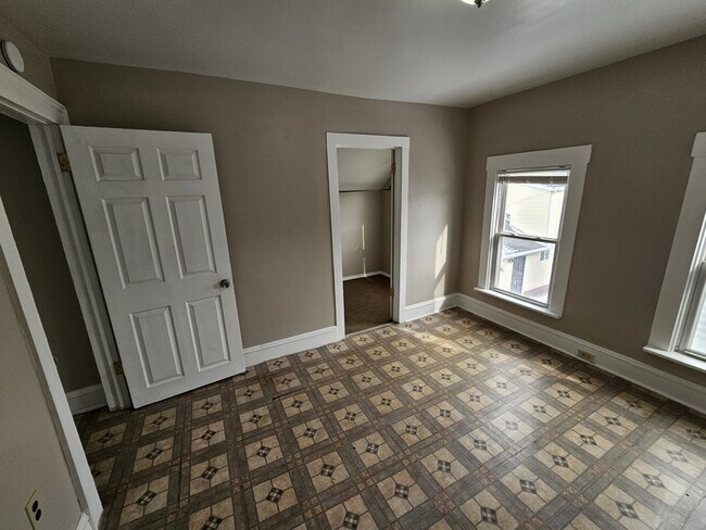 Photo - 1762 E 33rd St