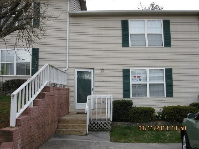 Building Photo - 1700-17 Lone Oak Road