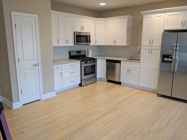 Very Large Eat in Kitchen - 211 Augusta St Condo Unit 1B