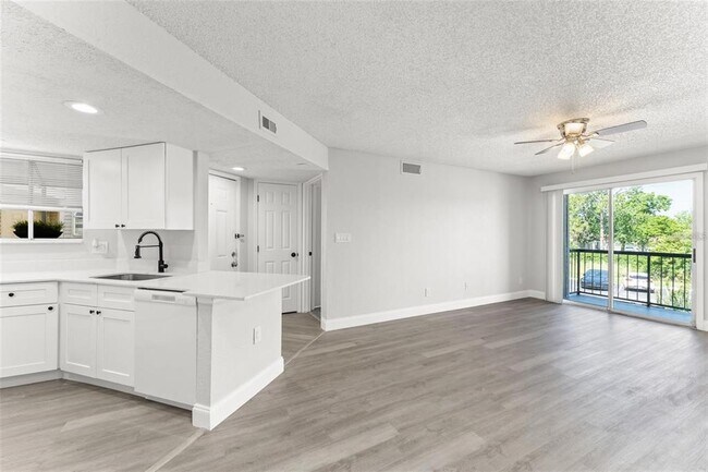 Photo - 1932 Lake Atriums Cir Unit 69