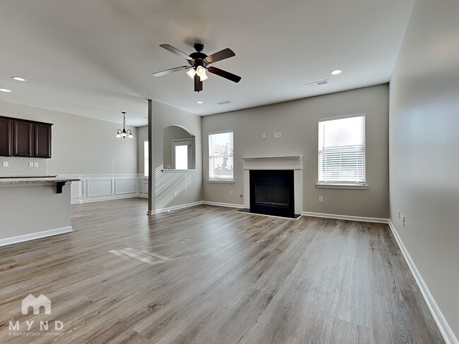 Photo - 409 Atlas Ct