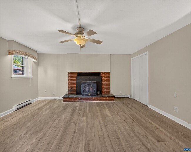 Photo - 308 Eastbrook Dr