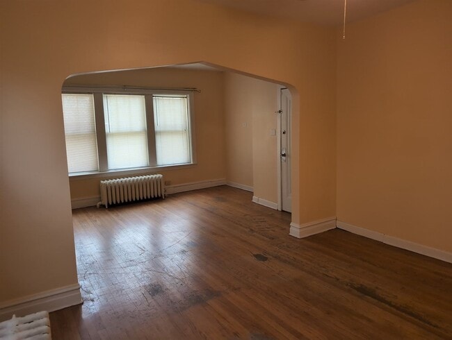 Photo - 5622 N Mango Ave Unidad 1St FL Front