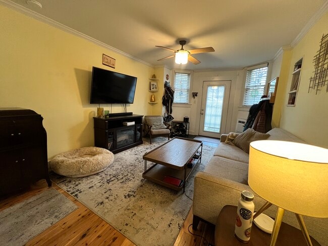 Photo - 3024 Wisconsin Ave NW