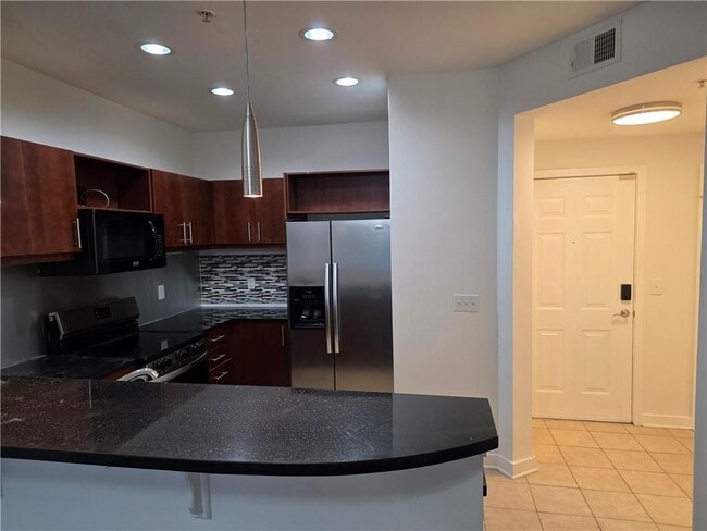 390 17th St NW Unidad 3065