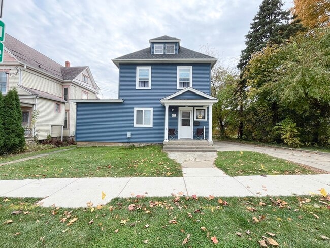 Photo - 216 E South St Unidad 5