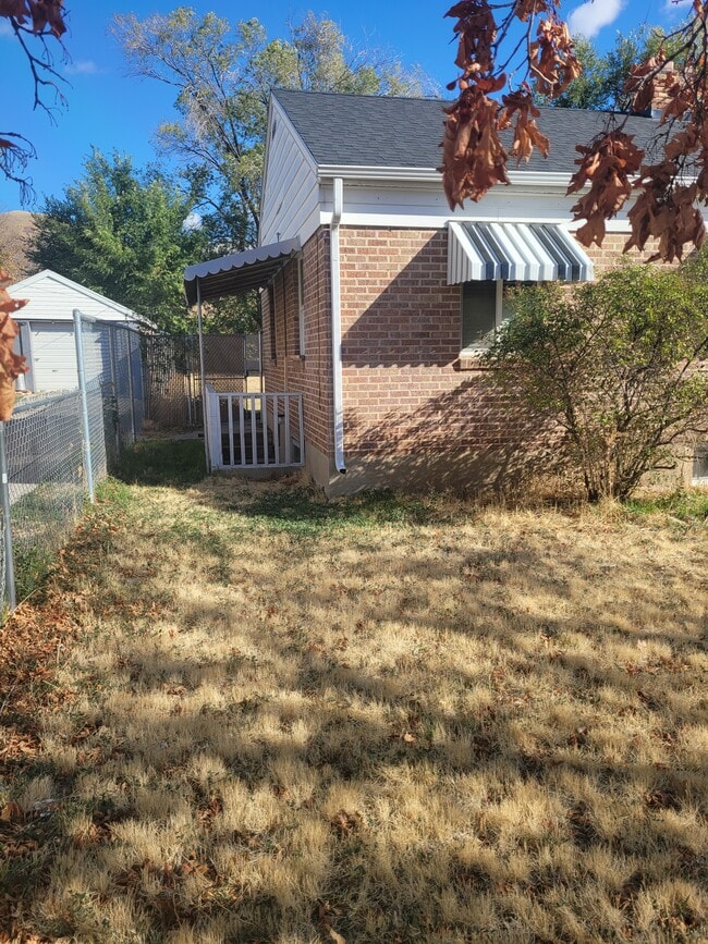 Approach to apartment - 481 S 100 E Unit In-law/Basement apartment